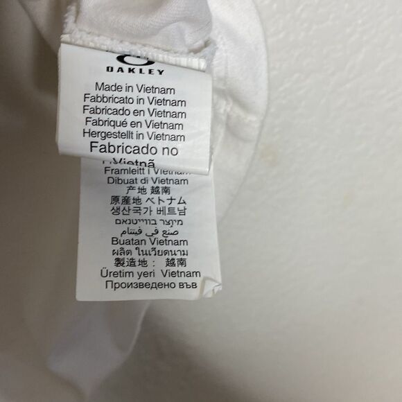 OAKLEY Men’s Two (2) White T-shirts with Print Size S - Picture 10 of 12